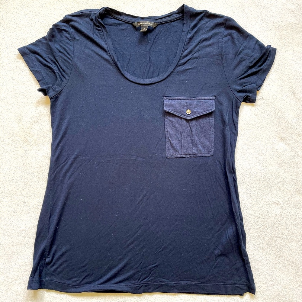 Banana republic navy blue short sleeve T-shirt